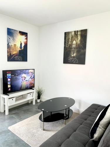 Falcon Crest Lodge - 2BR-Sleeps 7 - Free Parking - Wi-Fi photo 6