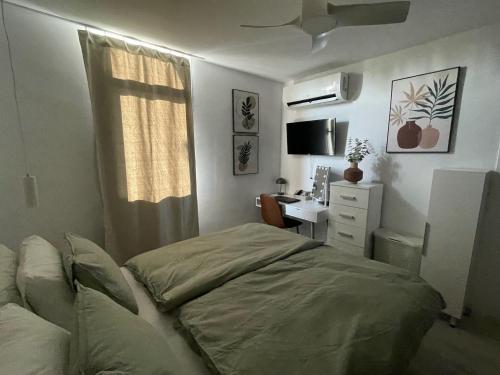 Apartamerica Garden Apartment - 150 metres from the beach