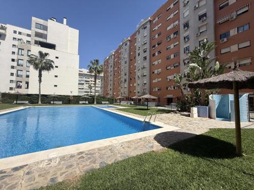 Apartamento Zen 2 habitaciones con Piscina y Parking by Turihome