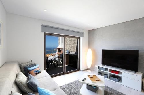 Sea View by Mateus & Justiniano