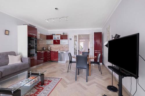Juan les pins centre Le France 3 P