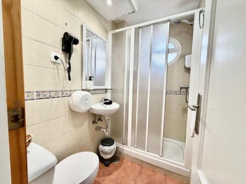 2B - Sea-View Studio on the Top Floor - 40 m from La Carihuela Beach, AC