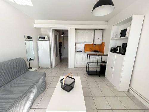 AS27247-Studio cabine avec clim,vue dégagée et Mer