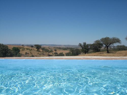 Πισίνα στο ή κοντά στο Herdade do Monte Outeiro - Turismo Rural