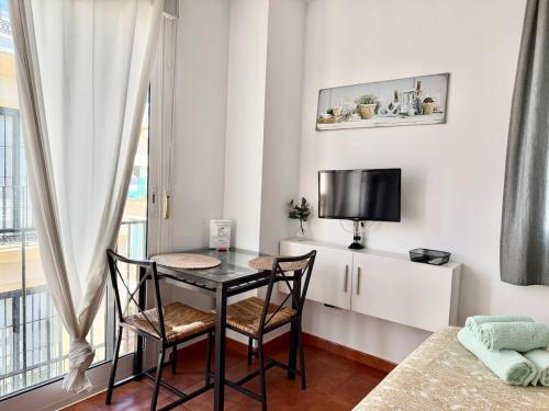 1B - Sea-View Studio, 40 m from La Carihuela Beach - AC