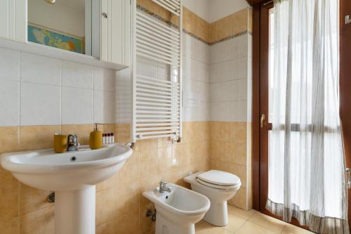 GuestHost - Bright Terrace Studio X2 Affori MM3