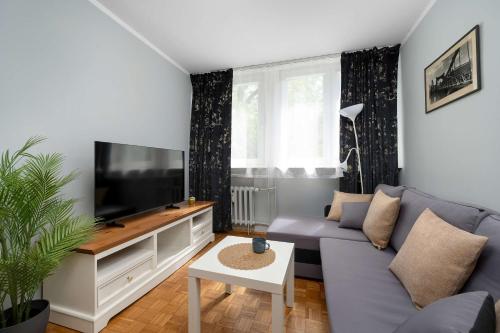 Family Apartment with Workspace and 3 Bedrooms by Noclegi Renters