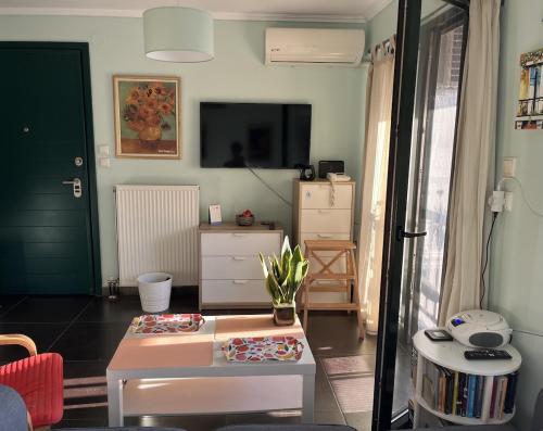Cozy 2BR in Ano Poli with Sea View