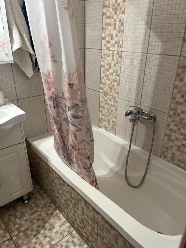 Cozy 2BR in Ano Poli with Sea View