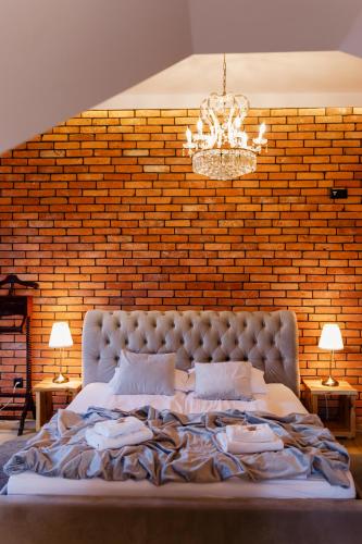 Apartament z wanną wolnostojącą