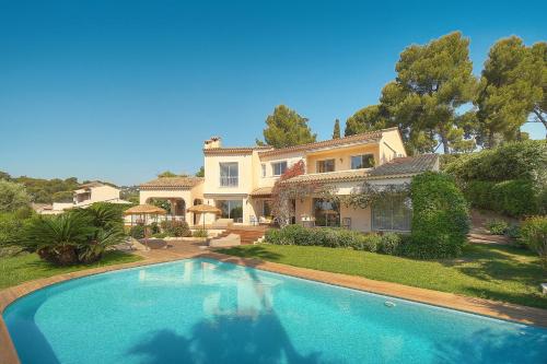 FRGK Villa Claude Juan-les-Pins Luxury Stay with Pool & Ultra-Fast Wi-Fi