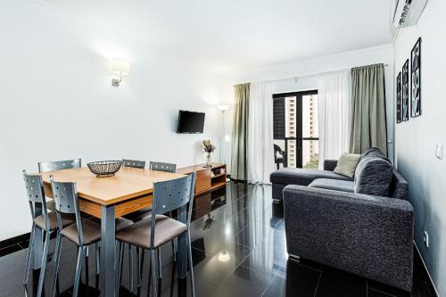 ROCHA TOWER - 8B