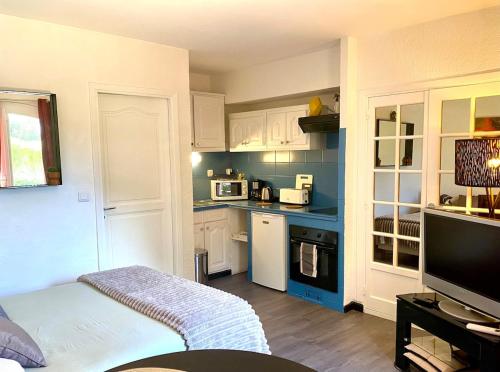 Calme Studio Piscine -Terrasse - Parking gratuit