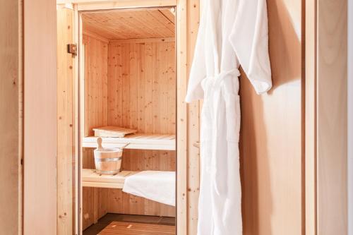 Chalet Hinter dem Rot Stei, private wellness, in ski and hiking area of Zermatt