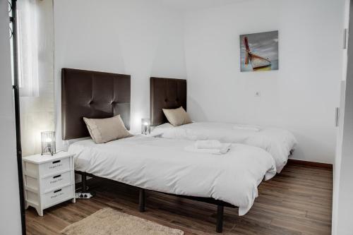 Spacious Apt T3, Pool View Balcony, Oura