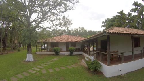 Taman di luar Espaço Sr Churras famílias são bem vindas Temos berço