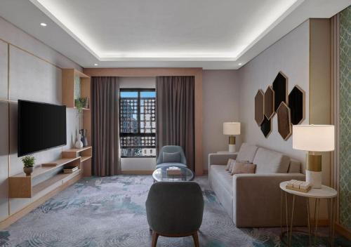 Makarem Haram view suites