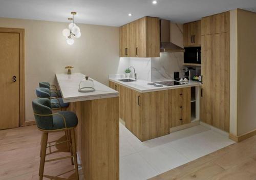 Makarem Haram view suites