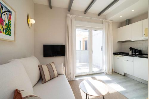 Modern Studio with balcony 700 meters to Beach