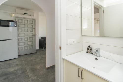 WELCS APARTAMENTO 352 EMP con piscina comunitaria