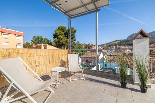 Bright Ground Floor Apt - 700m to Beach