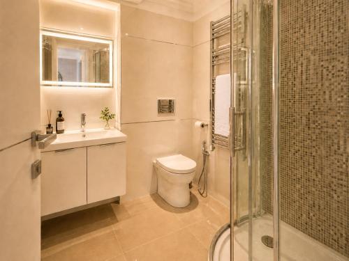 Heart of Nice, Beach 3min, 3 AC Units, Balcony with 4-Seater Dining!