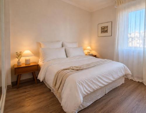 Heart of Nice, Beach 3min, 3 AC Units, Balcony with 4-Seater Dining!
