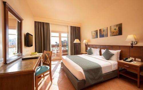 Charmillion Club Aquapark — Photo of the whole room
