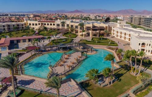 Charmillion Club Resort — Swimming pool