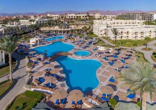 Charmillion Club Resort — Property building