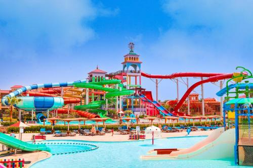 Charmillion Gardens Aquapark — Property building