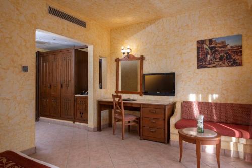 Charmillion Sea Life Resort — Photo of the whole room