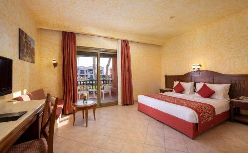 Charmillion Sea Life Resort — Photo of the whole room