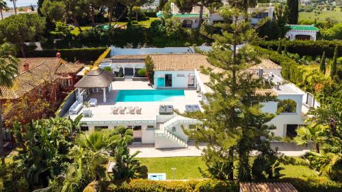 VACATION MARBELLA I Villa Promise, Private Hot Tub, Turquoise Pool, Sauna, Turkish Bath, GYM, Close to Golfs