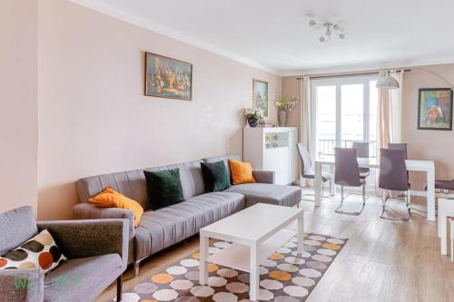 WeHost - Girard - Appartement T4 - 6 personnes - Balcon + Parking