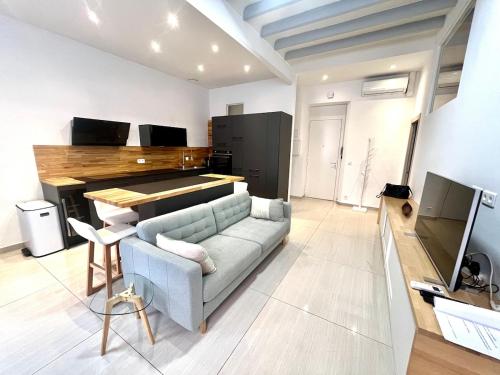 Superbe appartement rénové proche palais