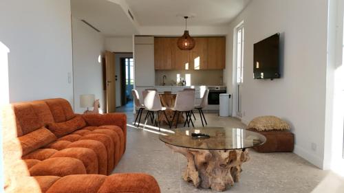 Superbe Appartement 4 pièces dans Villa de charme rénovée proche plages et centre ville d'Antibes, Côte d'Azur