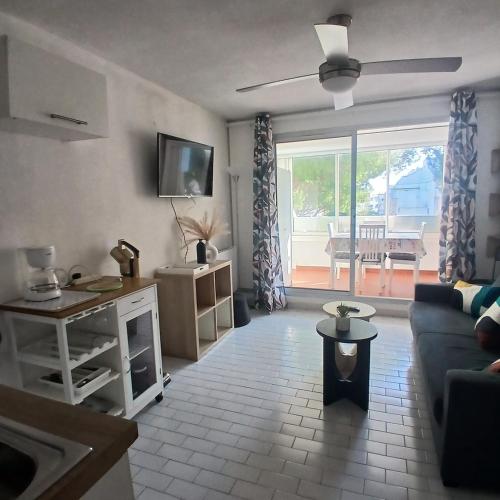 Studio cosy avec piscines à 5 min de la plage