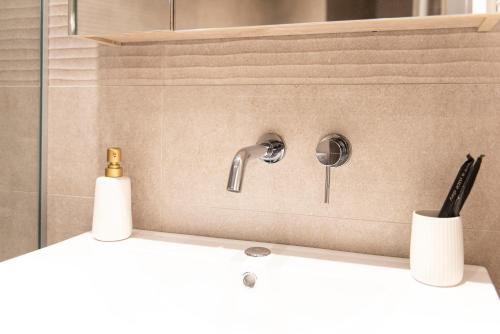 LUMEN Boutique Luxury Suites Delfon