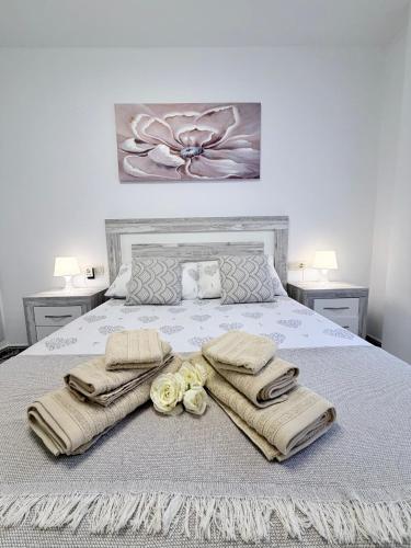 Stylish 1-Bed Apt, Walk to Beach & Amenities