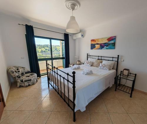 Casa Caliços com Piscina e Vista Cidade
