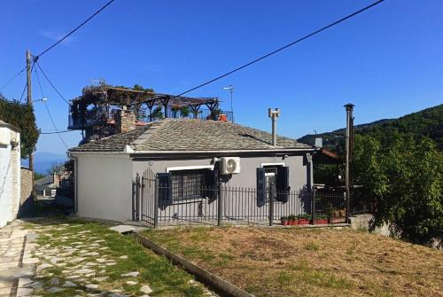 Ξυλοπετρα / Wood & stone house