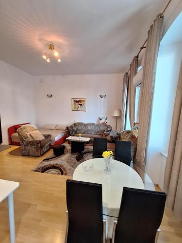 apartmandamir