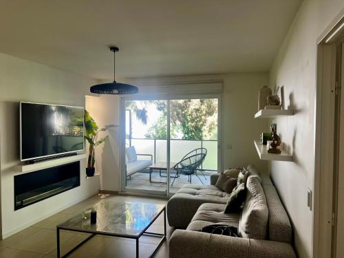 2 Bedroom Apartment Near Beach
