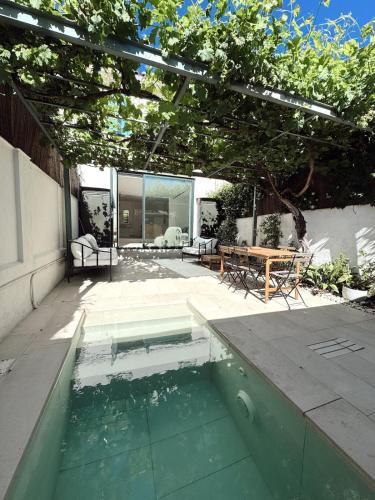 Casa con piscina privada para alquiler temporal