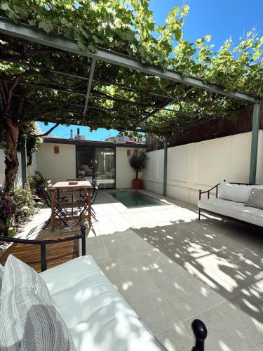Casa con piscina privada para alquiler temporal