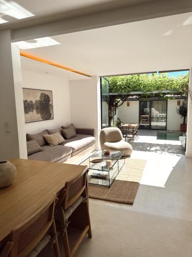 Casa con piscina privada para alquiler temporal
