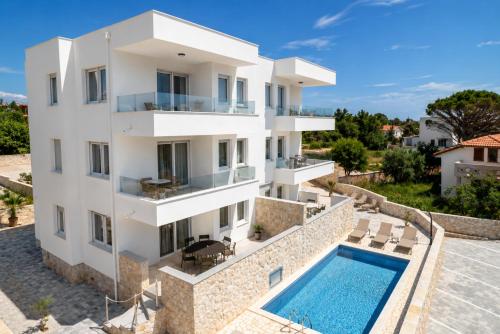 Azure Pool Residence