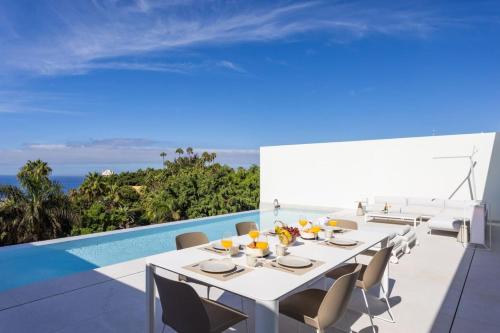 Siam Blue 1, Heated Pool, Sea views, BBQ