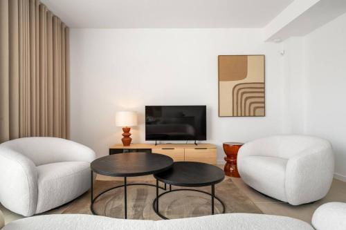 Cancelada 2BR Apt Acqua Gardens - Walk to Beach and Pool
